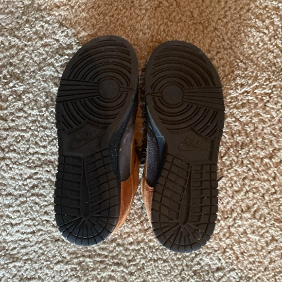 Used Nike dunk low cider 9.5 - Picture 5 of 5